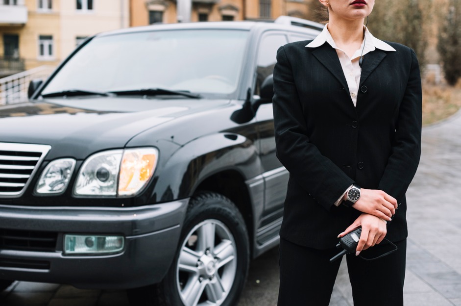 Limo Car vs. Party Bus: Which Is Best for You?